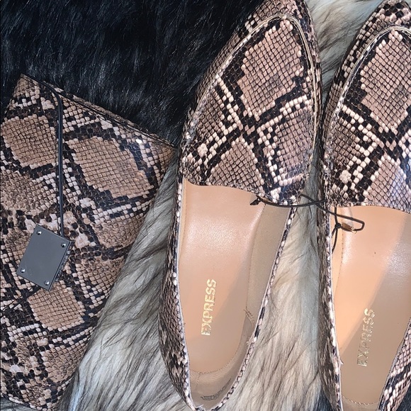 Express Brown Snake Skin flats - Picture 6 of 8